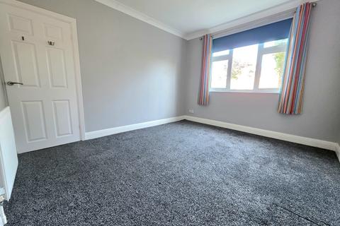 2 bedroom ground floor flat for sale, Hendy Close, Sketty, Swansea, City And County of Swansea.