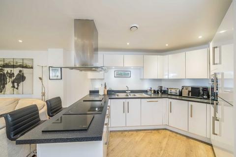 2 bedroom flat for sale, Florence Way, London SW12