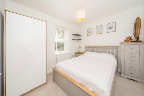 2 bedroom flat for sale, Florence Way, London SW12