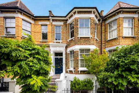 Mildenhall Road, Clapton