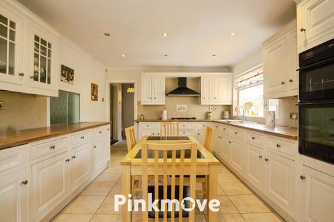3 bedroom detached bungalow for sale, Tregarn Road, Newport NP18