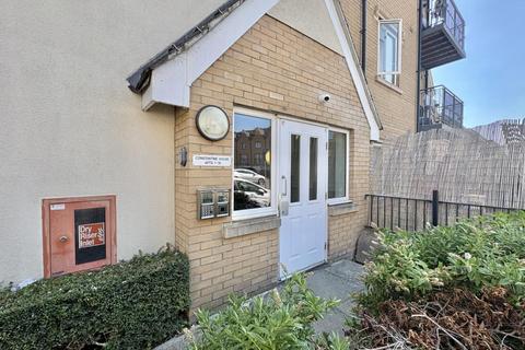 2 bedroom flat to rent, Varcoe Gardens, Hayes