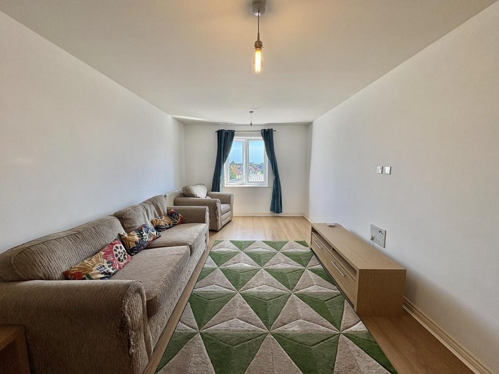 Apartment in Hayes - View 3