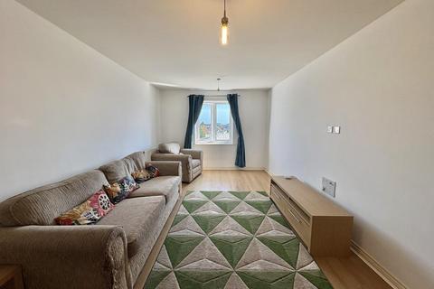 2 bedroom flat to rent, Varcoe Gardens, Hayes