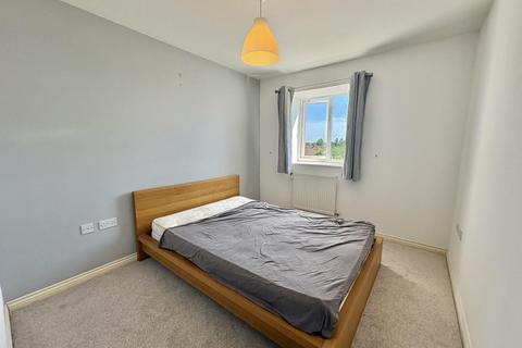 2 bedroom flat to rent, Varcoe Gardens, Hayes