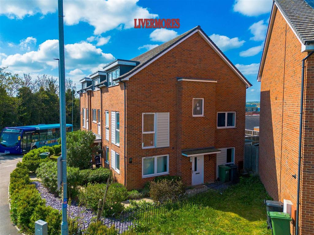 Detached house exterior, garden