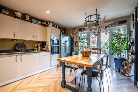 3 bedroom end of terrace house for sale, Savoy Street, Exeter