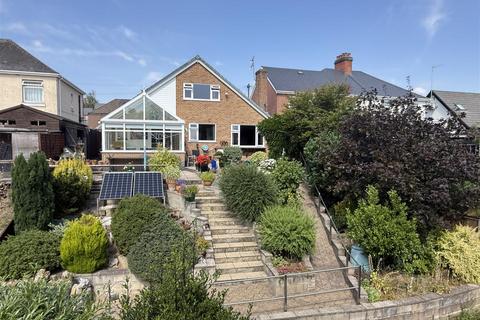 3 bedroom detached house for sale, Forest Road, Burton-On-Trent DE13