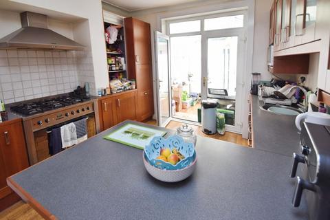 4 bedroom semi-detached house for sale, Bylands Grove, Bradford BD15