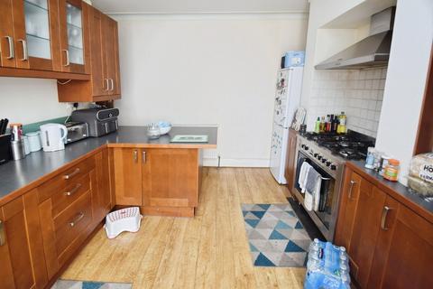 4 bedroom semi-detached house for sale, Bylands Grove, Bradford BD15