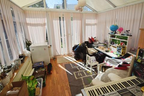 4 bedroom semi-detached house for sale, Bylands Grove, Bradford BD15