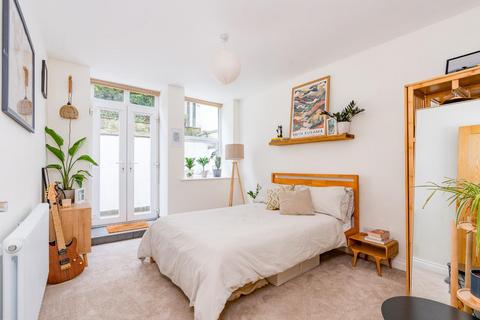 1 bedroom flat for sale, Belgrave Road, Clifton