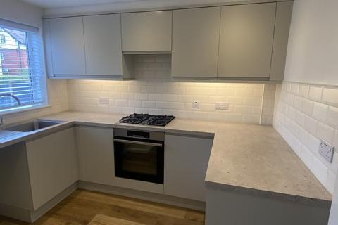 3 bedroom end of terrace house to rent, Haygate Road, Wellington