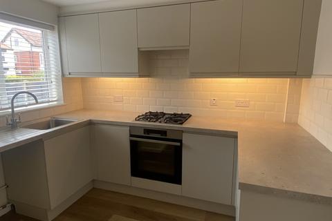 3 bedroom end of terrace house to rent, Haygate Road, Wellington