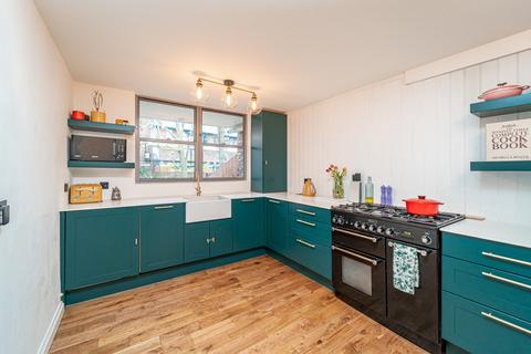3 bedroom apartment for sale, Caldy Walk, Islington, London, N1