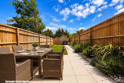 2 bedroom end of terrace house to rent, Dunnock Close, Knebworth SG3