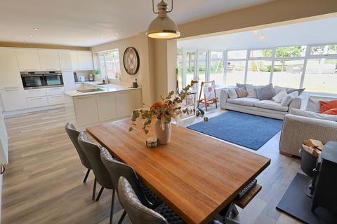 4 bedroom detached house for sale, Lower Eastern Green Lane, Coventry CV5