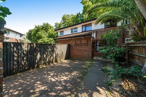 Frankland Close, London, SE16