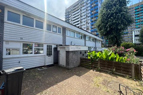 3 bedroom end of terrace house to rent, HOUNSLOW TW5
