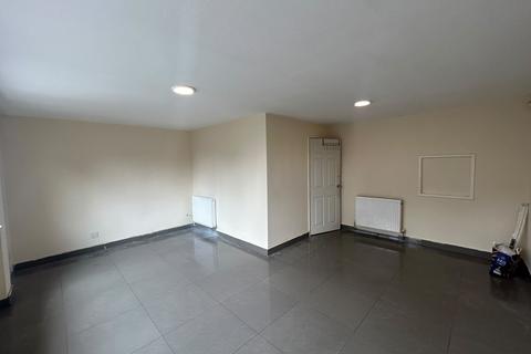 3 bedroom end of terrace house to rent, HOUNSLOW TW5