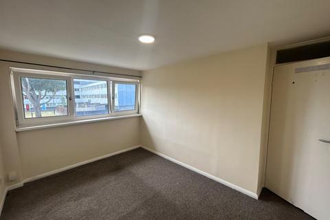 3 bedroom end of terrace house to rent, HOUNSLOW TW5