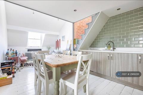 2 bedroom flat to rent, Erlanger House, London, SE14