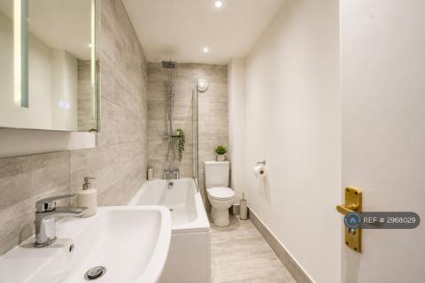 2 bedroom flat to rent, Deptford High Street, London, SE8