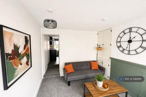 2 bedroom terraced house to rent, Woodside Road, Tonbridge, TN9