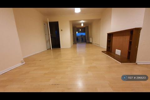 3 bedroom terraced house to rent, Cranford Drive, Hayes, UB3