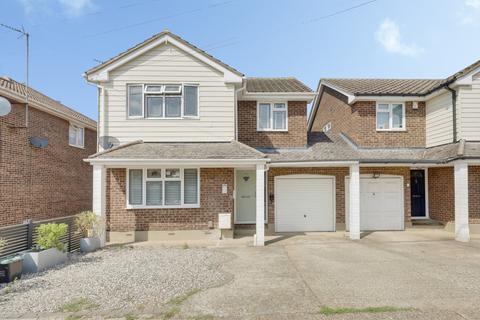 Thisselt Road, Canvey Island, SS8