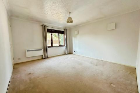 1 bedroom maisonette for sale, Wooland Court, Church Crookham, Fleet