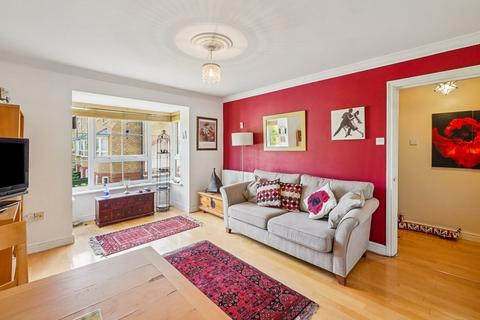 1 bedroom flat for sale, Malthouse Drive, London, W4