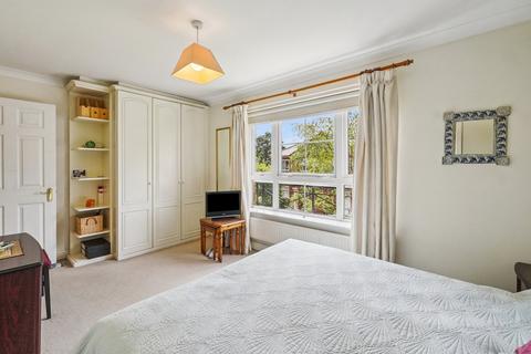 1 bedroom flat for sale, Malthouse Drive, London, W4