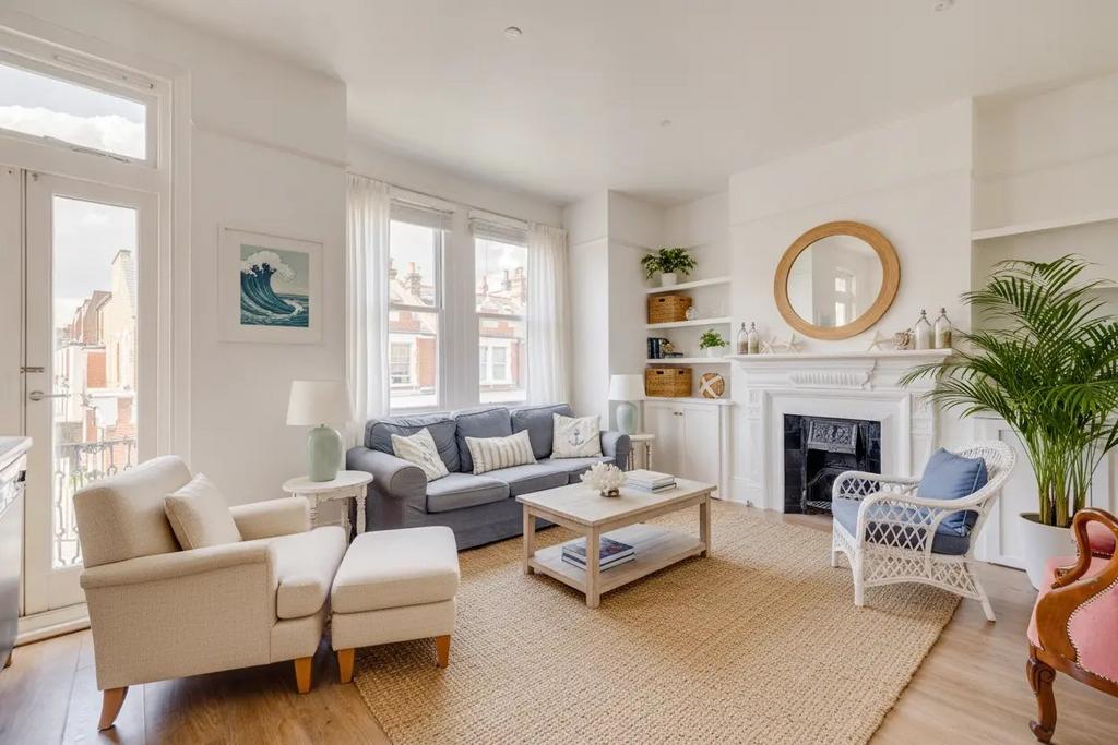 Apartment in London - View 2