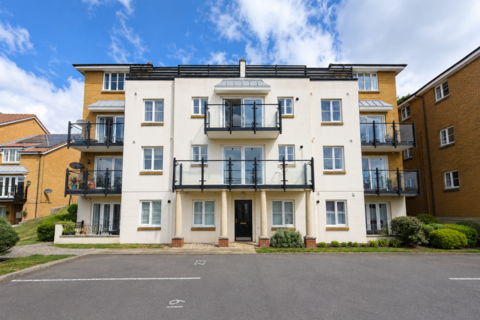 2 bed flat/apartment for rent in Lower Corniche, Hythe