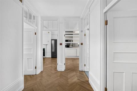 3 bedroom apartment for sale, Lancaster Court, 36-38 Newman Street, Fitzrovia, London, W1T