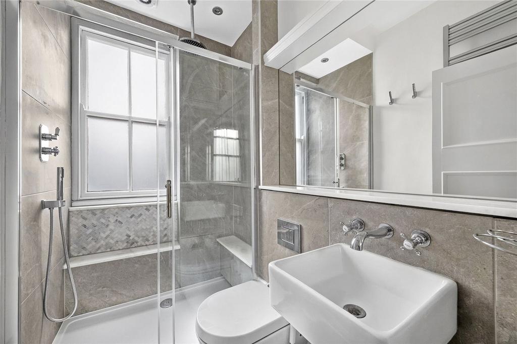 Apartment in Fitzrovia - More