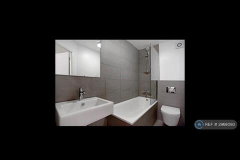 2 bedroom flat to rent, Francis Court, London, SE14