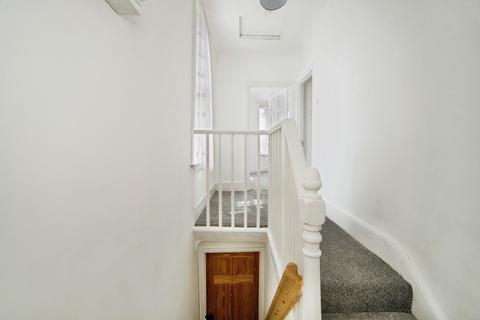 1 bedroom flat for sale, Montagu Road, London, N18