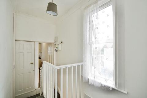 1 bedroom flat for sale, Montagu Road, London, N18