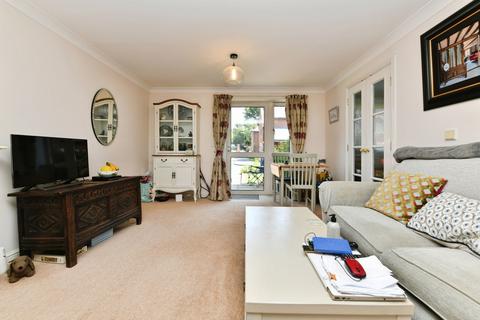 2 bedroom flat for sale, Mondyes Court, Wells, Somerset, BA5
