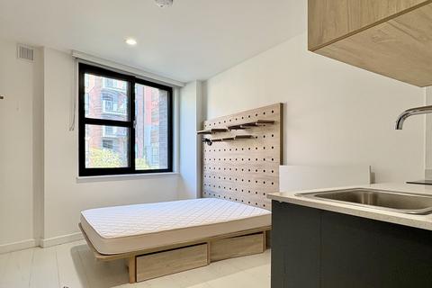 Studio to rent, Commercial Road