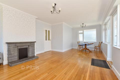 3 bedroom chalet for sale, Roseway Lake, Sandown PO36