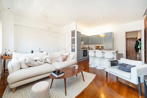 2 bedroom flat to rent, Grenville Place, London NW7