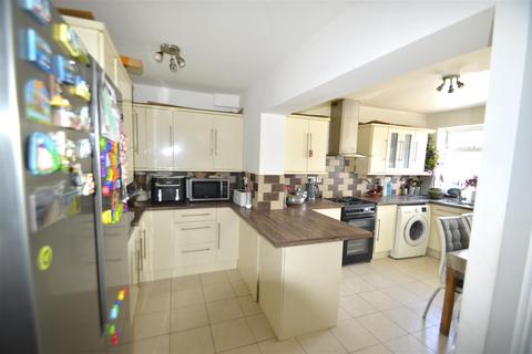3 bedroom terraced house for sale, Ayloffe Road, Dagenham