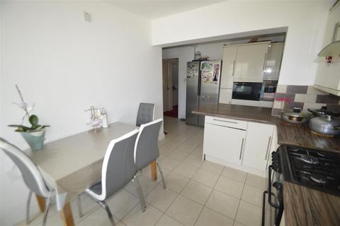 3 bedroom terraced house for sale, Ayloffe Road, Dagenham
