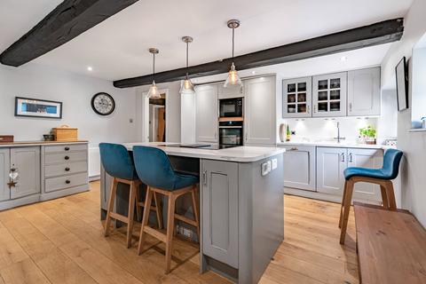 4 bedroom semi-detached house for sale, Sunnybank, Halifax HX4