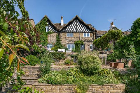 4 bedroom semi-detached house for sale, Sunnybank, Halifax HX4