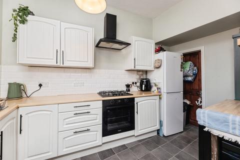 3 bedroom end of terrace house for sale, Fountain Street, Morley, LEEDS