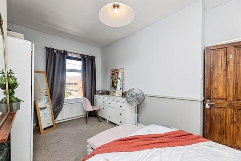 3 bedroom end of terrace house for sale, Fountain Street, Morley, LEEDS
